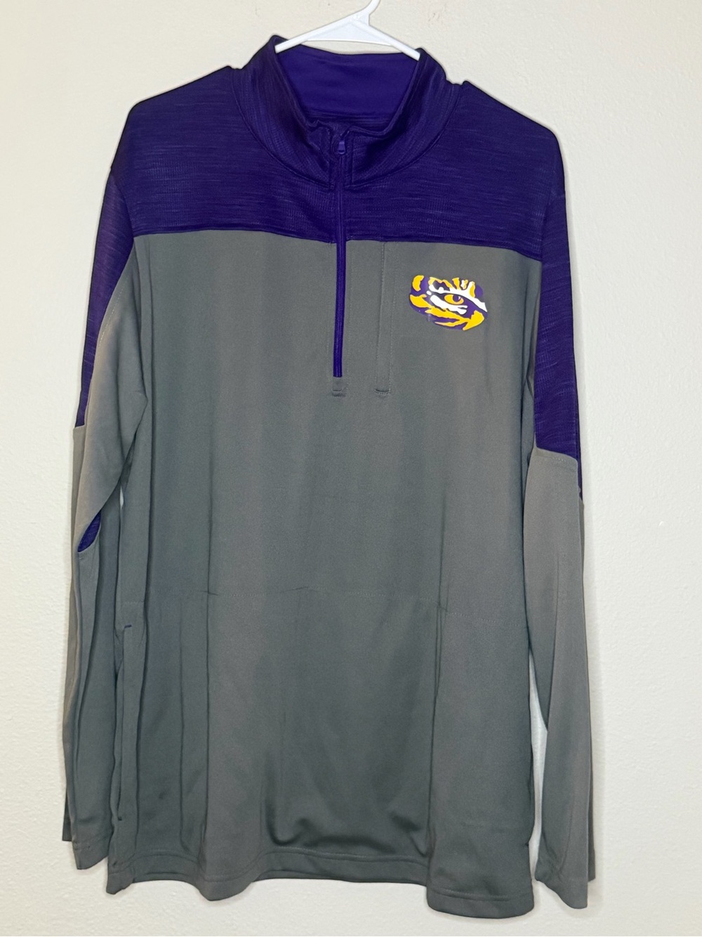LSU Tigers 1/4 Zip Pullover From Captivating, Size XL!